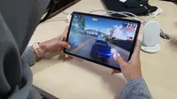 Galaxy Tab S6 saat dipakai untuk main gim (Liputan6.com/ Agustin Setyo W)