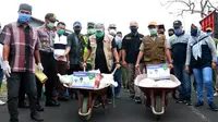 Wali Kota Bengkulu Rayu Warga agar 'di Rumah Saja' dengan Paket Sembako