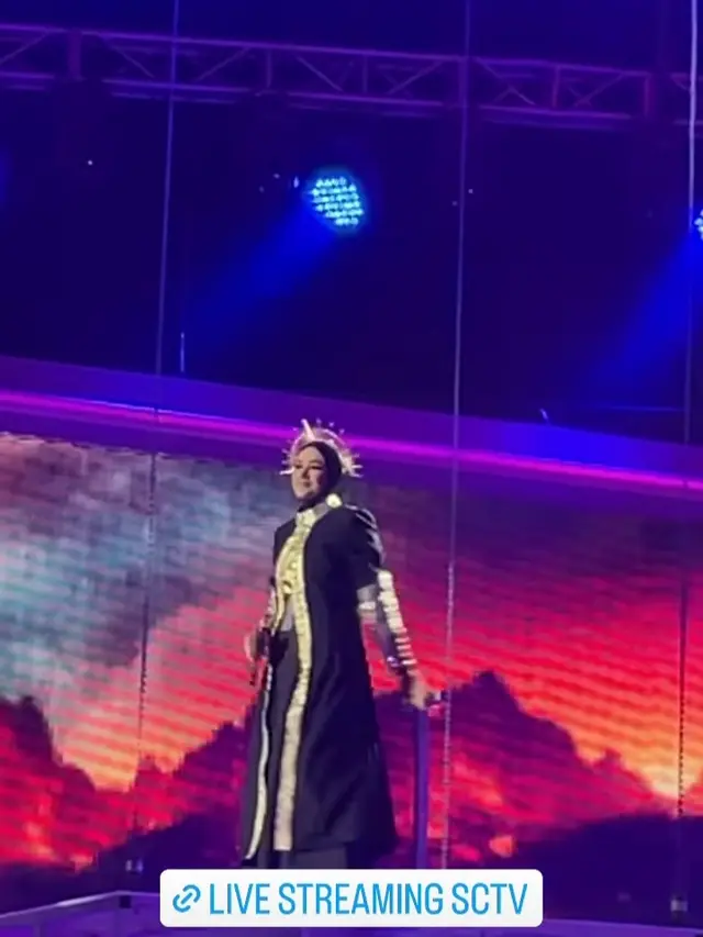 Aksi Mulan Jameela di Malam Puncak HUT SCTV 33 XtraOrdinary (Sumber foto: reposted by Instagram @mulanjameela1)
