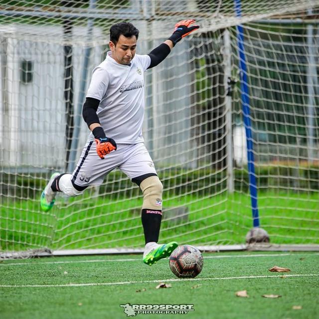 Jabat Chairman RANS Cilegon FC, Ini 6 Aksi Raffi Ahmad Jadi Kiper Selebritis FC