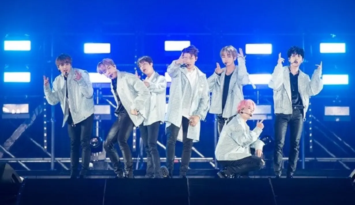 Konser BTS yang berjudul The Wings Tour jadi salah satu konser yang heboh. Boyband asal Korea ini berhasil menghipnotis para penggemarnya. (foto: btsdiary.com)