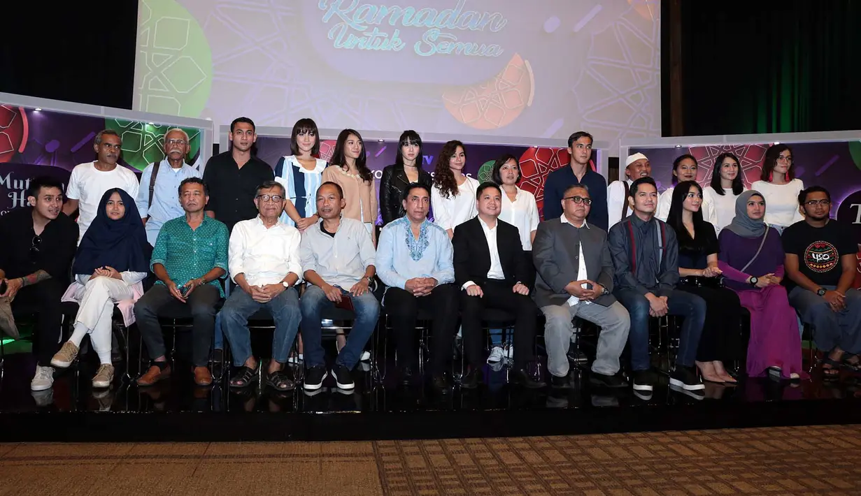 Salah Satu sinetron unggulan Ramadhan SCTV tahun ini yang terbaru adalah Tuhan Beri Kami Cinta. Sinetron produksi SinemArt itu akan dibintangi oleh Dude Harlino. Dan akan ditayangkan jelang buka puasa. (Deki Prayoga/Bintang.com)