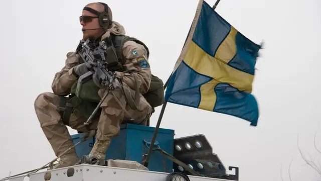 Tentara Swedia melakukan latihan pertahanan - AP