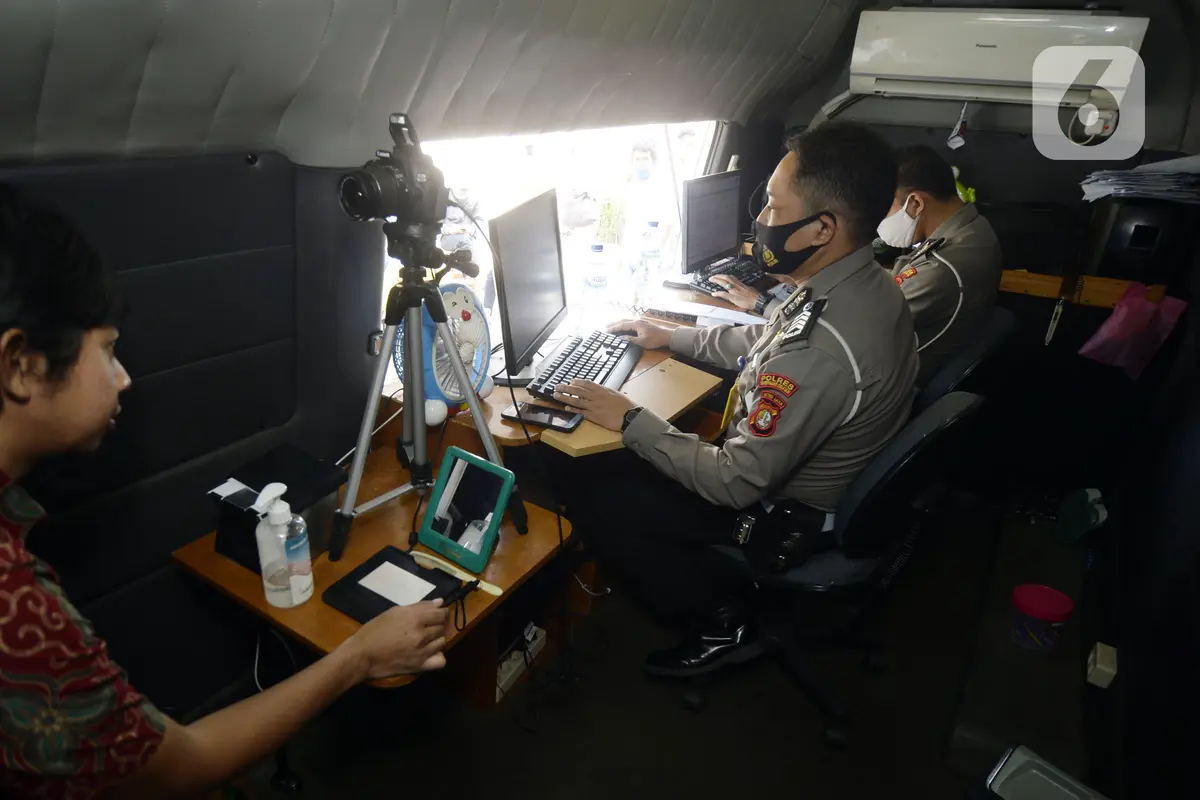 FOTO: Pelayanan SIM Keliling di Masa Pandemi COVID-19