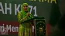 Ketua Umum PP Muslimat NU Khofifah Indar Parawansa memberi pidato saat pelantikan pengurus Muslimat NU dan peringatan Harlah Muslimat NU yang Ke 71, Jakarta, Selasa (28/3). (Liputan6.com/Faizal Fanani)