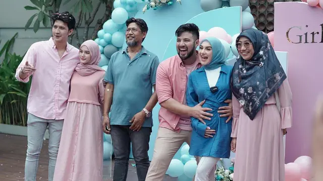6 Potret Kedekatan Irish Bella dan Mendiang Ayah Ammar Zoni, Kenang Kebaikannya