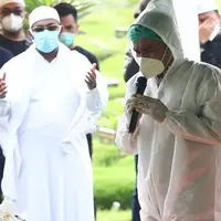 Pemakaman Rina Gunawan (Budy Santoso/Kapanlagi.com)