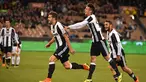 Para pemain Juventus merayakan gol Carlos Blanco (kiri) saat melawan Melbourne Victory pada ajang International Champions Cup football di Melbourne, (23/7/2016). (AFP/Paul Crock)