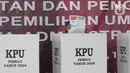 Warga mengikuti simulasi pemungutan dan penghitungan surat suara pemilu 2024 di KPUD DKI Jakarta, Senin (18/12/2023). (merdeka.com/Imam Buhori)