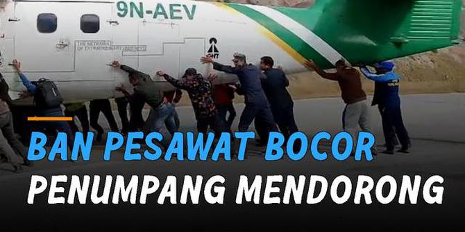 VIDEO: Ban Pesawat Bocor, Penumpang Turun dan Dorong Pesawat Bersamaan