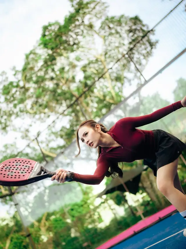 Ikut Euforia Tren Olahraga Seleb Tanah Air, Gaya Stylish Mahalini dengan Activewear saat Main Padel
