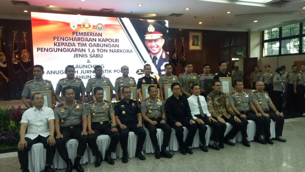 Kapolri beri Anugerah p[ada tim gabungan yang gagalkan penyelundupan 1,6 ton Sabu di Riau