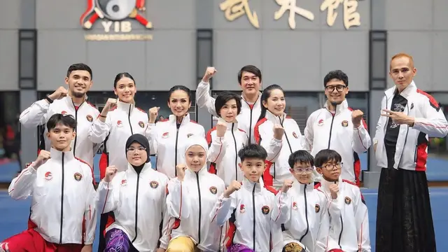 Krisdayanti saat latihan untuk persiapan di kejuaraan wushu internasional bersama tim Indonesia. [@krisdayantilemos]