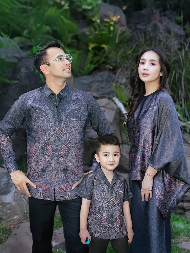 5 Potret Gaya Keluarga Artis Pakai Baju Modest untuk Ramadan, dari Syahnaz Sadiqah hingga Nagita Slavina