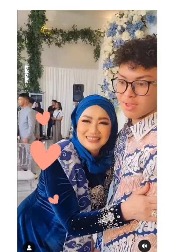 10 Potret Kebersamaan Reza Artamevia dan Angelina Sondakh di Lamaran Aaliyah dan Thariq
