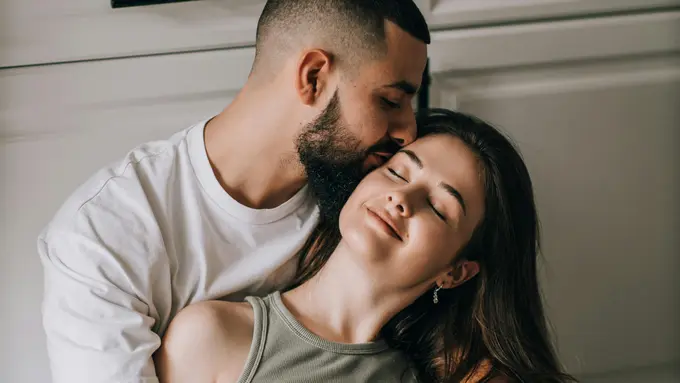 3 Zodiak yang Sering Mengalami Attachment Issue dalam Hubungan