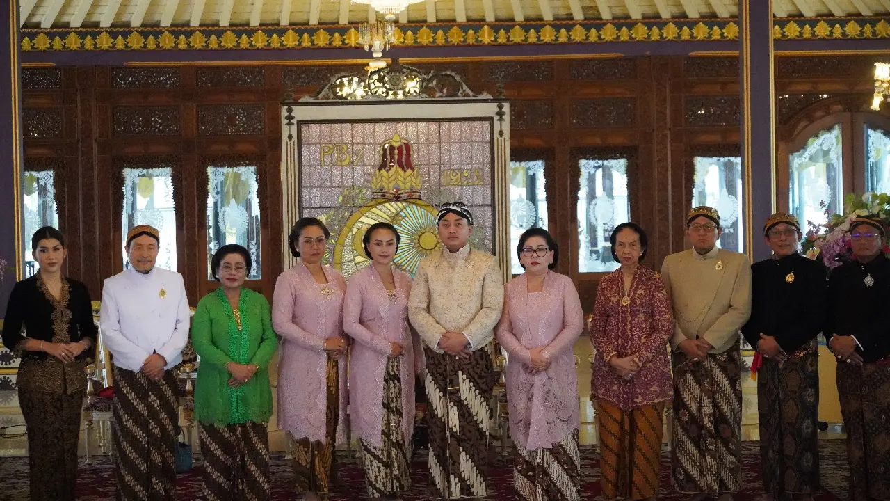 Wakil Bupati Kudus Bellinda Birton (kiri) ditetapkan sebagai penasihat Raja PB XIV Hamengkunegoro. (Liputan6.com/Arief Pramono)