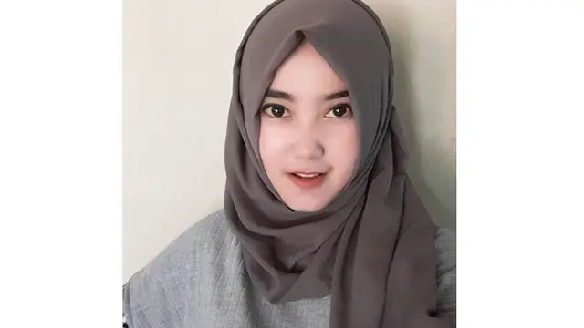Jojo saat ini juga sibuk mengembangkan bisnisnya. Ia menjual produk-produk hijab yang beragam.