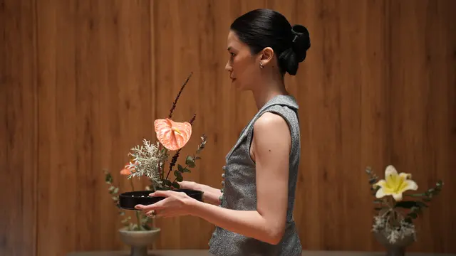 Laura Basuki tampil glamor (Istimewa)