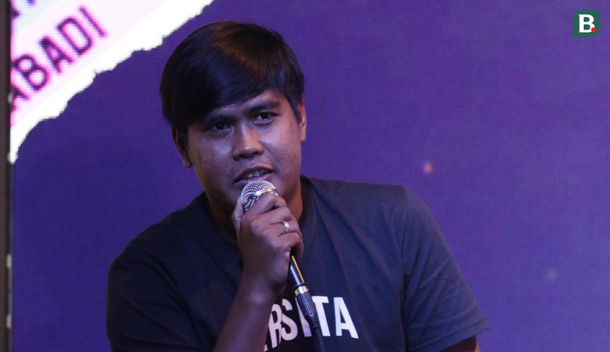 Pemain Persita Tangerang, Egi Melgiansyah, saat launching di Gading Serpong, Tangerang, Rabu, (26/2/2020). Jelang bergulirnya Shopee Liga 1 2020 Tim berjuluk Pendekar Cisadane ini memperkenalkan tim, jersey hingga logo baru. (Bola.com/M Iqbal Ichsan)