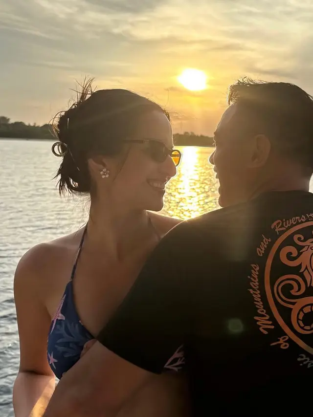 Nia Ramadhani saat Liburan ke Lombok pakai bikini. [@ramadhaniabakrie]