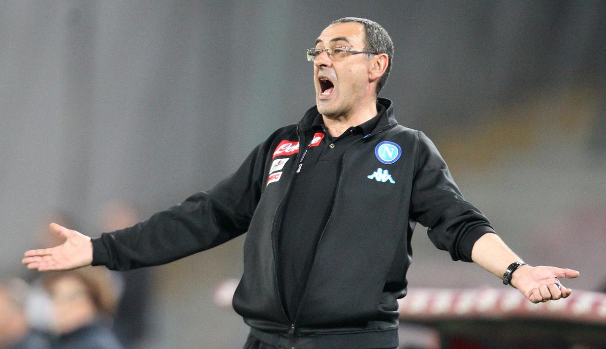 6. Maurizio Sarri - Sarri didiagnosis menderita pneumonia akibat kebiasaannya merokok, pelatih Juventus ini diketahui bisa menghabiskan 60 batang rokok dalam sehari. (AFP/Carlo Hermann)