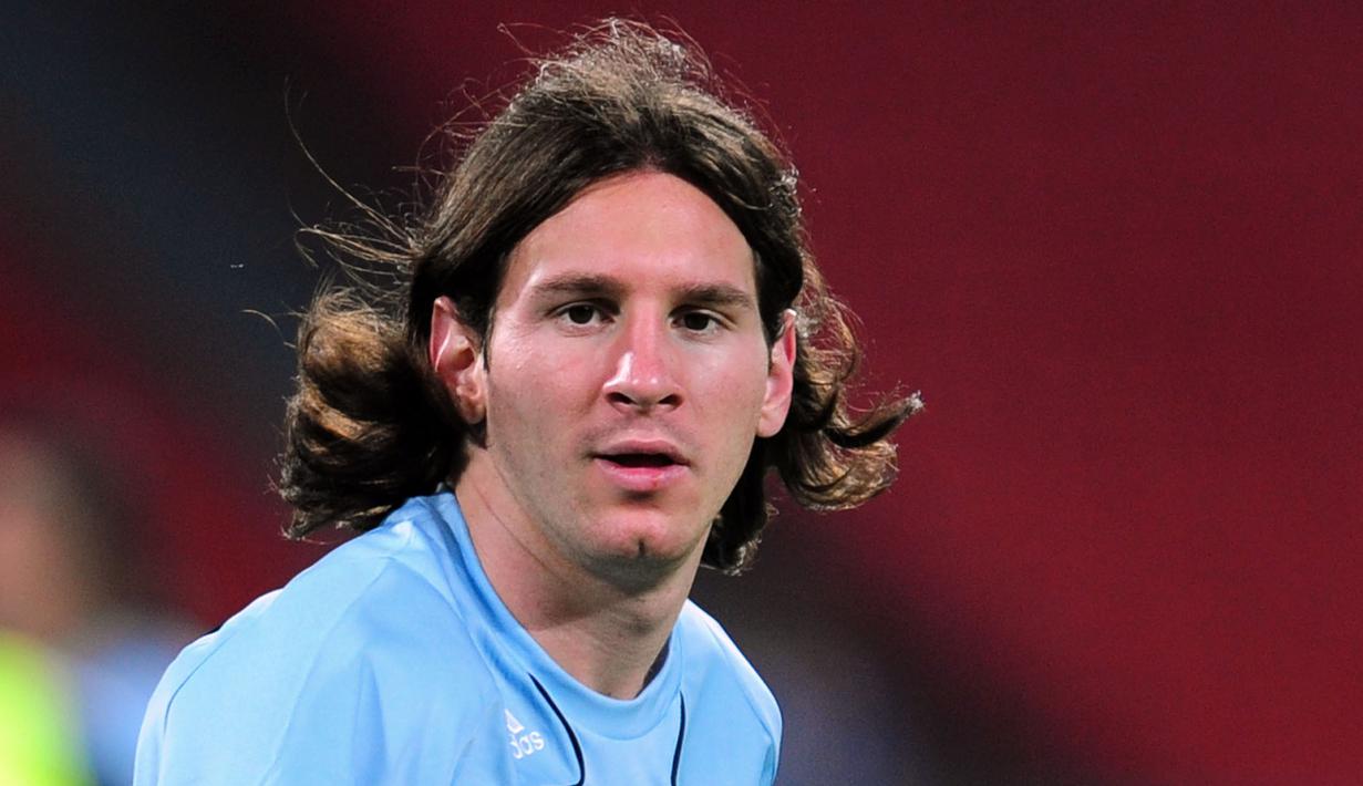 Striker Argentina, Lionel Messi, saat mengikuti sesi latihan di Workers Stadium di Beijing, (11/8/2008). Argentina akan berhadapan dengan Serbia. (AFP/ Frederic J. Brown)