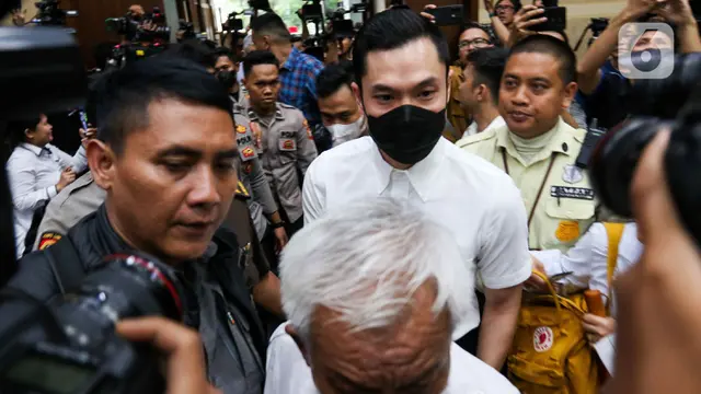 Divonis 6,5 Tahun Penjara dan Denda Rp1 Miliar, Harvey Moeis Pikir-Pikir