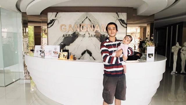 Momen Manis Aliff Alli Bareng Buah Hati (sumber: instagram/aliff_alli)