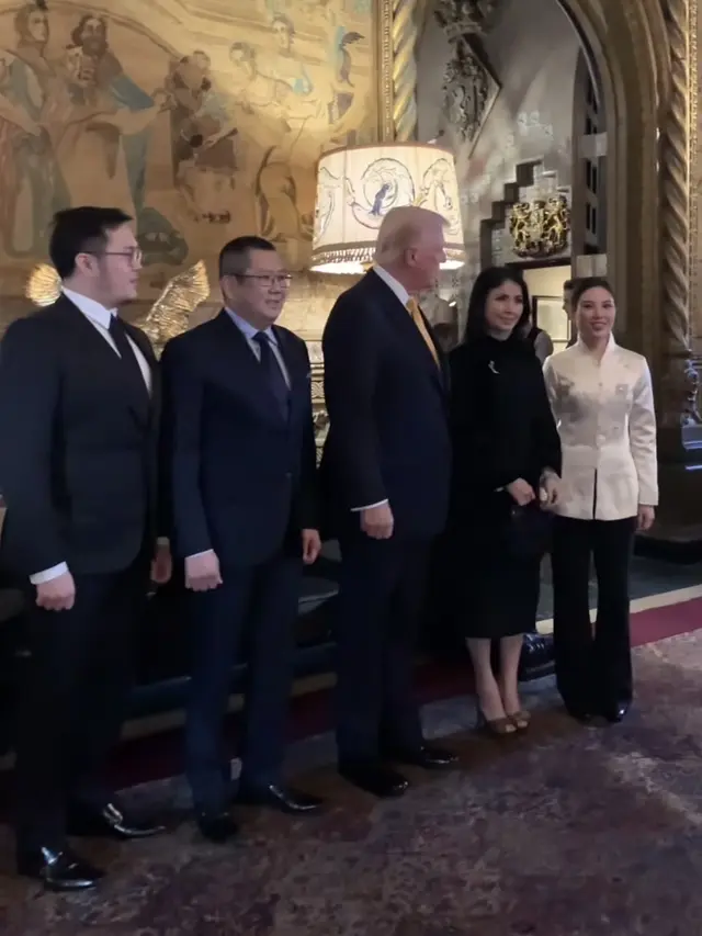 Tampilan Angela Tanoesoedibjo Bertemu Donald Trump Sebelum Pelantikan Presiden Amerika. [@angelatanoesoedibjo]