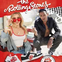 Skechers X The Rolling Stones menghadirkan koleksi sepatu terbaru dengan menampilkan logo ikonik band ini dalam koleksi sepatu sneaker edisi terbatas untuk wanita dan pria. Document / Skechers Indonesia.