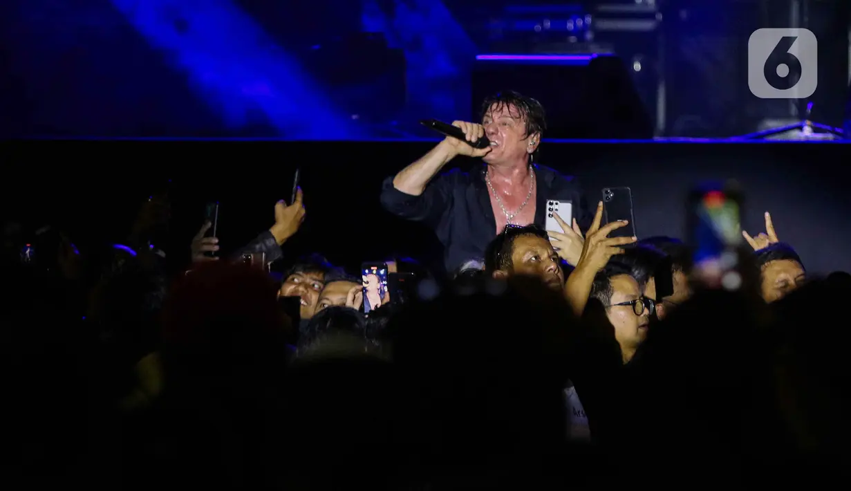 Grup musik rock asal Amerika, Steelheart saat tampil pada acara The 90's Festival 2024 di Gambir Expo Kemayoran, Jakarta, Sabtu (10/8/2024). (Liputan6.com/Herman Zakharia)