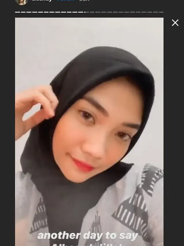 Jadi Mualaf, Ini 6 Potret Cantik Selebgram Cindy Caroline saat Pakai Hijab