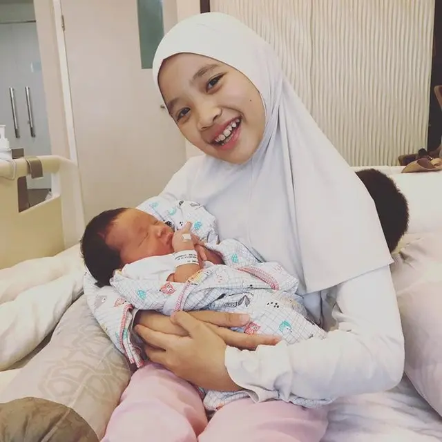 7 Potret Bhaj Kama, Putra Zaskia Adya Mecca yang Baru Lahir