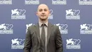 Shia LaBeouf memiliki penampilan baru yang lebih rapi, bahkan jauh lebih rapi dan terlalu rapi. (Bintang/EPA)