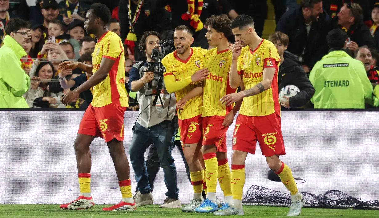 Suka cita semakin lengkap ketika skuad berjuluk Les Sang et Or tersebut menang atas Nantes dengan skor 1-0 melalui gol semata wayang Mezian Mesloub Soares. (AFP/Francois Lo Presti)