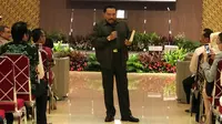 Mantan Kepala BIN Hendropriyono meluncurkan draf buku mengenai intelijen. (Liputan6.com/ Ratu Annisaa)