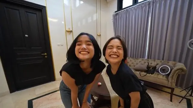 Disebut Kembar, Ini 6 Momen Pertemuan Fuji dan Jeje Gadis Viral di TikTok