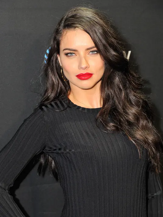 Pastinya Victoria's Secrets mempunyai model terfavorit dari masa ke masa. Adriana Lima, model asal Brazil ini salah satunya, ia sudah mengepakan sayapnya selama 14 tahun di Victoria's Secrets. (AFP/Bintang.com)