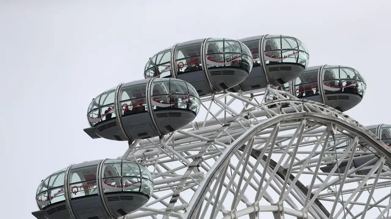 Turis terjebak di London Eye saat teror Inggris terjadi