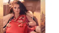 Selena Gomez Melansir Koleksi Fashion Terbatas Bersama Coach
