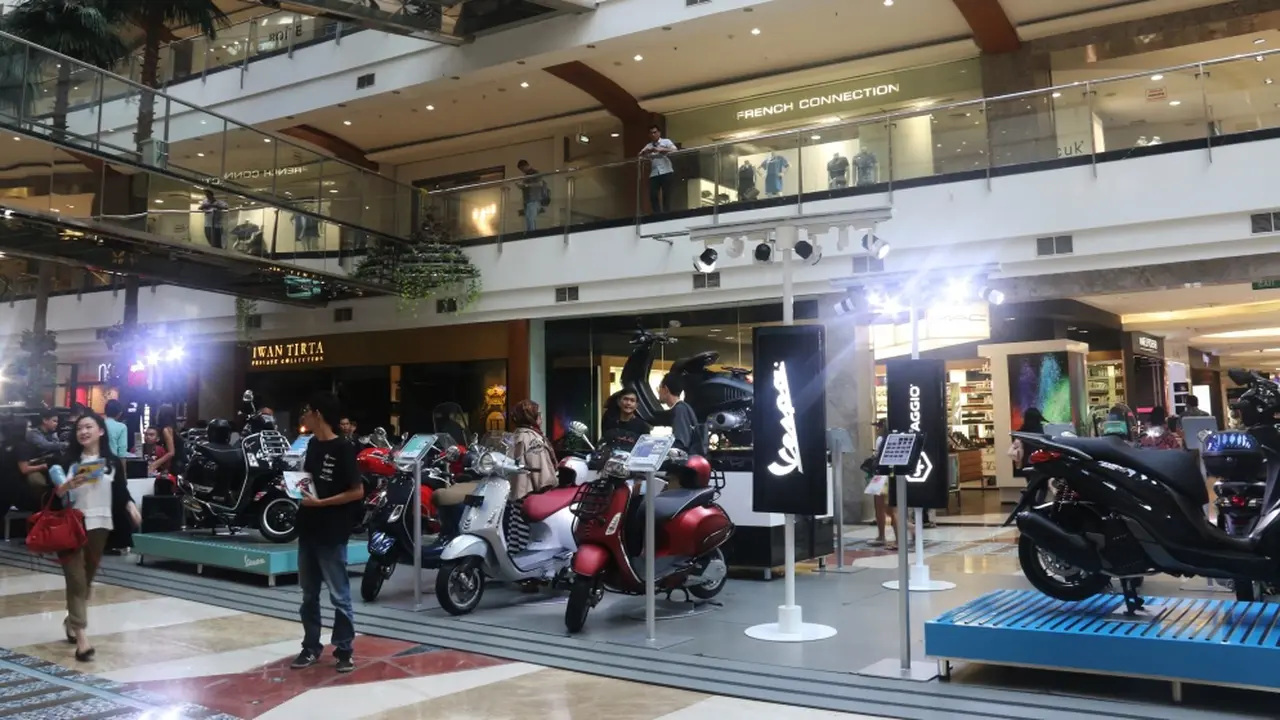 Piaggio Motoplex di Pondok Indah Mall