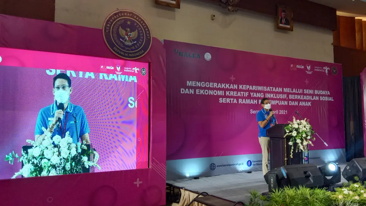Menparekraf Sandiaga Uno Prediksi Wisawatan Di Banten Meningkat Saat Libur Idul Fitr. (Selasa, 6/4/2021). (Liputan6.com/Yandhi Deslatama).