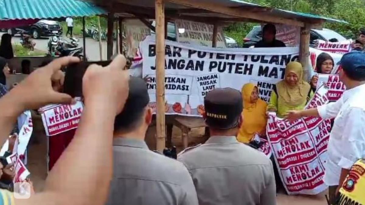 Istana Bagi Paket Lewat Menteri Transmigrasi, Warga Rempang Makin Terpecah