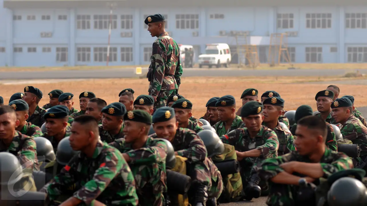 20151027-TNI Rotasi 1.000 personil Satgas Kebakaran Hutan dan Lahan-Jakarta