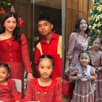 Intip gaya busana kompak Sarwendah dan anak-anak saat rayakan Natal (@sarwendah29)