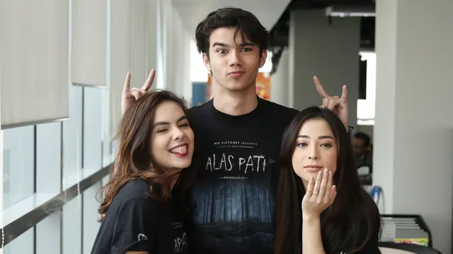 Para pemain film Alas Pati: Stefhanie Zamora, Jeff Smith, dan Nikita Willy (Liputan6.com/ Herman Zakharia)