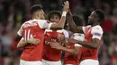 Pemain Arsenal merayakan gol yang dicetak oleh Pierre-Emerick Aubameyang ke gawang Vorskla pada laga Liga Europa di Stadion Emirates, London, Kamis (20/9/2018). Arsenal menang 4-2 atas Vorskla. (AP/Kirsty Wigglesworth)