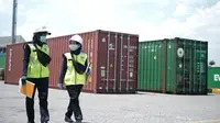 Sebagai trade facilitator dan industrial assistance, Bea Cukai dukung kelancaran arus logistik melaui pemberian fasilitas pusat logistik berikat (PLB) kepada pelaku usaha.