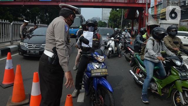 Hari Pertama Penambahan Penyekatan di Mampang